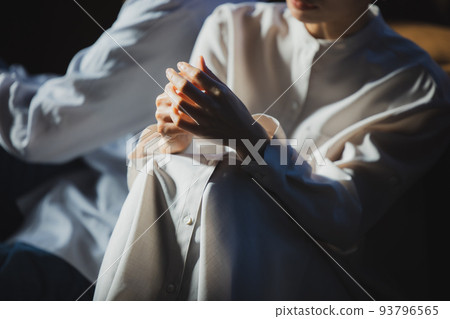 Couple sadness 93796565