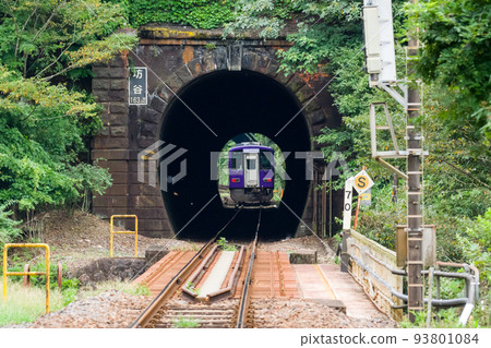 【關西本線】通過博雅隧道的列車 93801084