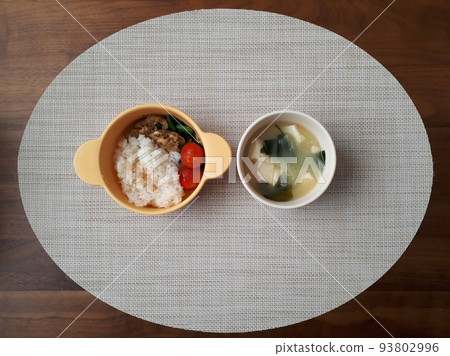 1歲嬰兒食品：米飯、小菜、味噌湯 93802996