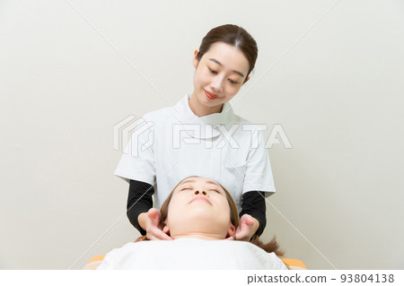 Chiropractic/Massage/Face Chiropractic/Massage/Face 93804138