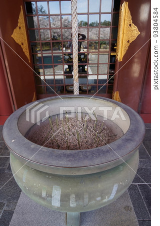 立科山正光寺是著名的賞櫻勝地，可以看到“本州最慢的染井吉野櫻花樹”。 93804584