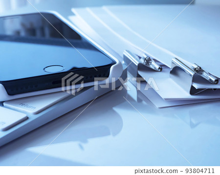 文件、智能手機和個人電腦的商業形象 93804711