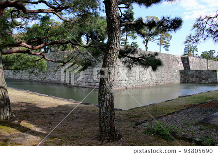 World Heritage Honrikyu Nijo Castle stone wall and moat 93805690