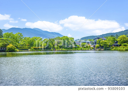 Fresh green Yufuin Kinka Lake Fresh green Yufuin Kinka Lake 93809103