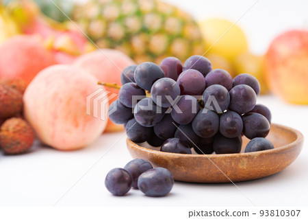 Assorted fruits 93810307