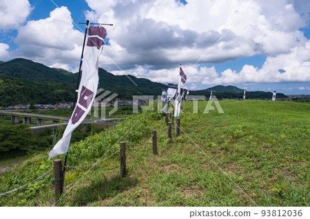 月山戶田城在夏天成為騎馬場 月山戶田城在夏天成為騎馬場 93812036