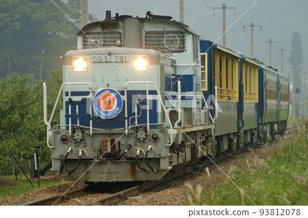 高山本線飛驒古河 - 飛驒國府 JR 東海 DD51-791 + Oha 12 Series + Oha 17 Series Truck Okuhida 高山本線飛驒古河 - 飛驒國府 JR 東海 DD51-791 + Oha 12 Series + Oha 17 Series Truck Okuhida 93812078
