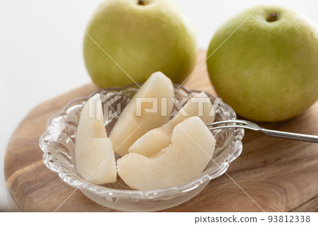Autumn taste 20th century pear cut Autumn taste 20th century pear cut 93812338