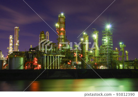 Mie Yokkaichi factory night view Mie Yokkaichi factory night view 93812390