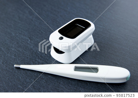 Pulse oximeter/thermometer Pulse oximeter/thermometer 93817523