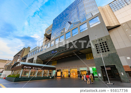 京都府 京都站附近的城市景觀 JR 京都伊勢丹 93817736