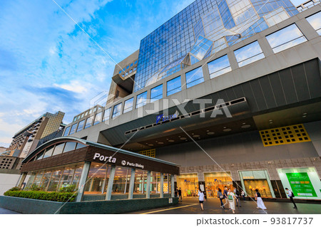 京都府 京都站附近的城市景觀 JR 京都伊勢丹 京都府 京都站附近的城市景觀 JR 京都伊勢丹 93817737