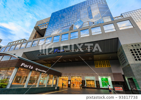 京都府 京都站附近的城市景觀 JR 京都伊勢丹 93817738