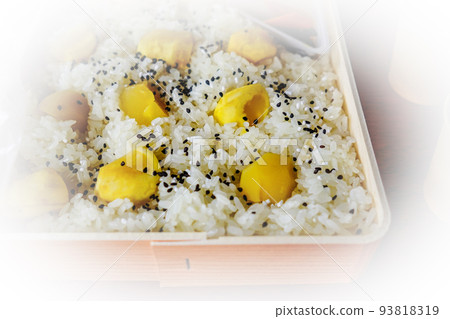 Chestnut rice box lunch 93818319