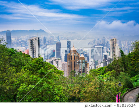 從山頂纜車看香港維多利亞港 從山頂纜車看香港維多利亞港 93819524