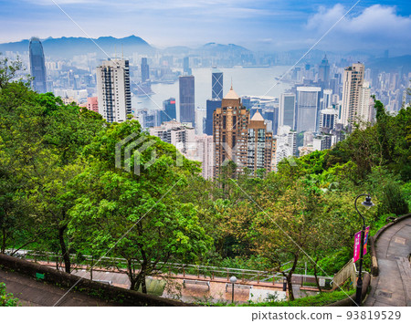 從山頂纜車看香港維多利亞港 從山頂纜車看香港維多利亞港 93819529