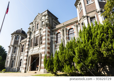 Building exterior of the Lukang Folk Arts Museum in Changhua, Taiwan.  93820729