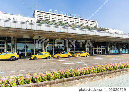 Building view of the international passenger terminal at Kaohsiung International Airport (Xiaogang Airport). it is the second busiest Taiwanese airport. 93820739