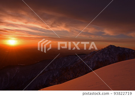 冬天從托米嶺看到的日出 冬天從托米嶺看到的日出 93822719