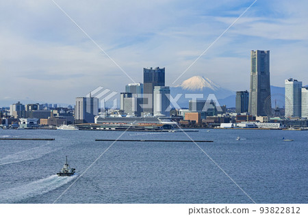 Kanagawa / Yokohama Minato Mirai 21 District and Mt. Fuji seen from Yokohama Skywalk Kanagawa / Yokohama Minato Mirai 21 District and Mt. Fuji seen from Yokohama Skywalk 93822812