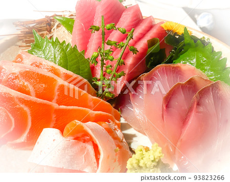Fresh medium fatty tuna, fatty salmon and warasa sashimi 93823266