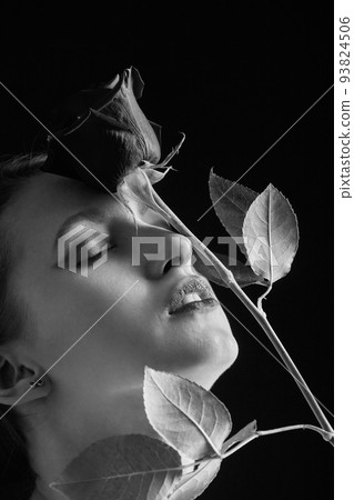 woman with rose 93824506