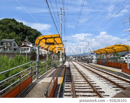 From Saden Ichijo Bridge to Seiwa Gakuen Mae, the shortest station in Japan 93826101