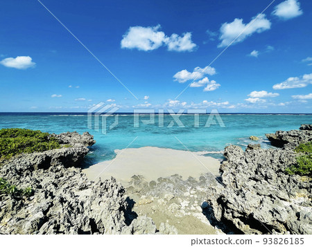 Pumice stones from Fukutoku Okanoba washing up on the beautiful coast 93826185