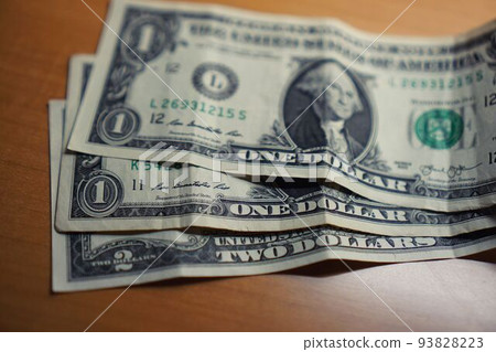 美元 美元 93828223