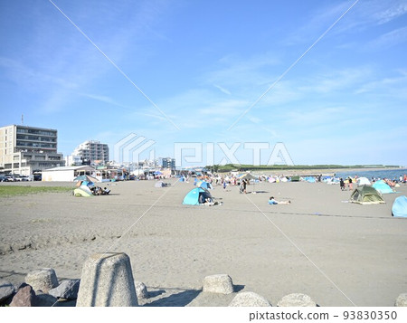 Sandy beach and blue sky of Shonan coast 93830350