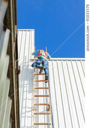 Engineering or worker descended the fire escape to the safe zone Engineering or worker descended the fire escape to the safe zone 93833376