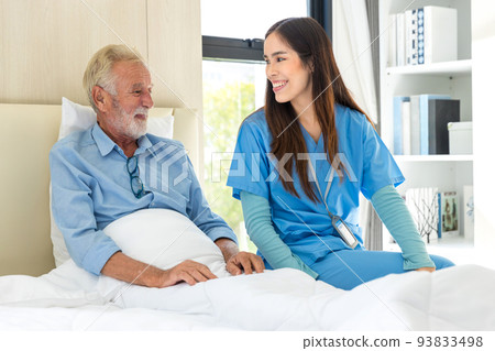 senior, patient, nurse 93833498