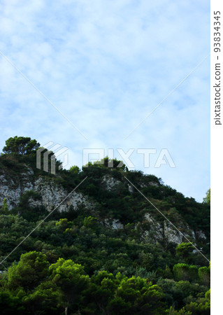 意大利南部卡普里島附近的一個島(島名不詳)的照片 意大利南部卡普里島附近的一個島(島名不詳)的照片 93834345