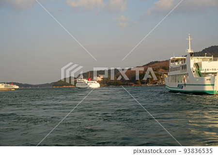 Ferry boat leaving Tonosho Port-3 93836535