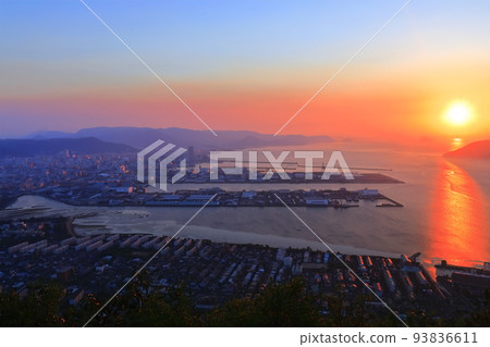 [Kagawa Prefecture] Evening view of the Seto Inland Sea seen from Yashima 93836611