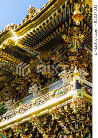 世界遺產“日光的神社和寺廟”組成資產日光東照宮陽明門(國寶)的紅葉 世界遺產“日光的神社和寺廟”組成資產日光東照宮陽明門(國寶)的紅葉 93837032