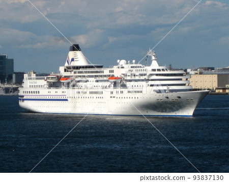 Yokohama Port Pacific Binus 93837130