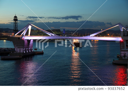 Evening view of the port of Barcelona, the gateway to the east of Spain Evening view of the port of Barcelona, the gateway to the east of Spain 93837652