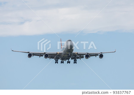 Air Cargo・AIR CARGO/Arriving soon at Narita Airport・Boeing 747・Cargolux 93837767