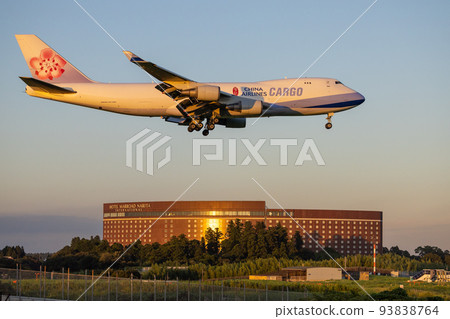 Air Cargo・AIR CARGO/Landing at Narita Airport・Boeing 747・CHAINA AIRLINES 93838764