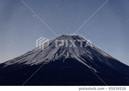 從龍岳看到的月光富士山和星空 從龍岳看到的月光富士山和星空 93839326