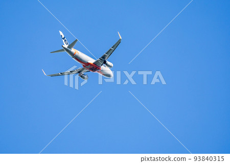 Airplane, aircraft, Jetstar AIR BUS A320 that took off from Narita Airport Airplane, aircraft, Jetstar AIR BUS A320 that took off from Narita Airport 93840315