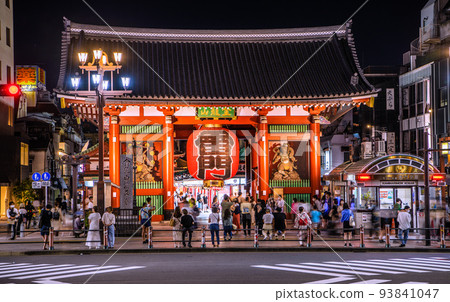 Tokyo cityscape in Japan 6 weeks World's most No action restrictions. Sensoji Temple is as busy as before the corona disaster even at night … = September 3 93841047