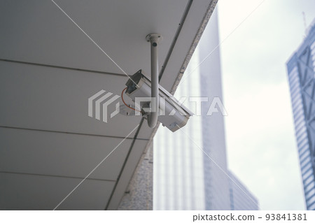 監控城市中犯罪分子的監控攝像頭(安全攝像頭) 監控城市中犯罪分子的監控攝像頭(安全攝像頭) 93841381