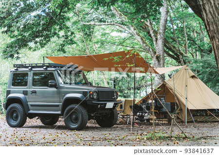 在汽車露營地露營（汽車、房車、SUV） 93841637