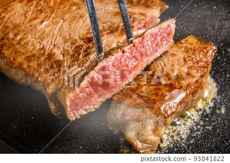 Luxury grilled steak Thick cut luxury fresh beef steak 93841822