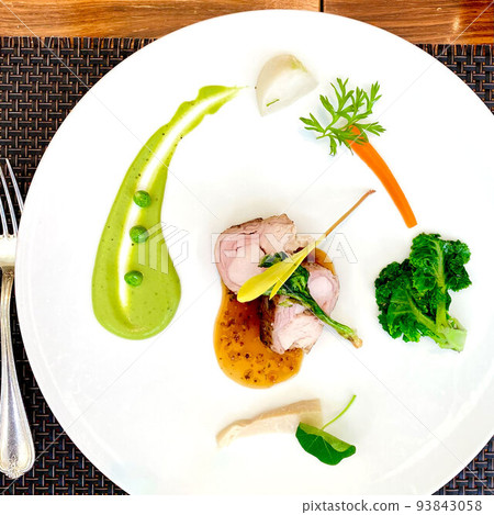 色彩繽紛的法國菜 93843058