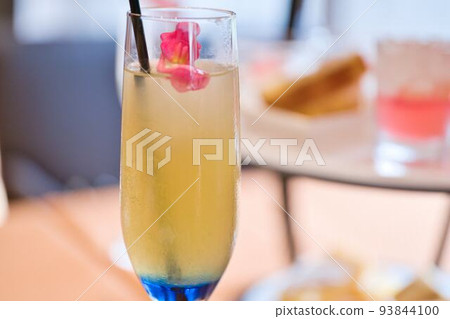 Afternoon tea peach cocktail Afternoon tea peach cocktail 93844100