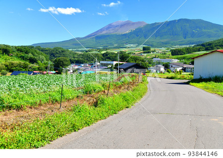 Looking towards Mt. Asama from Tashiro, Tsumagoi Village, Gunma Prefecture (Tsumagoi Village, Gunma Prefecture) [August 2022] 93844146
