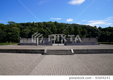 大阪羽衣野市大神天皇陵(本山古墳)正面(夏末) 大阪羽衣野市大神天皇陵(本山古墳)正面(夏末) 93844241
